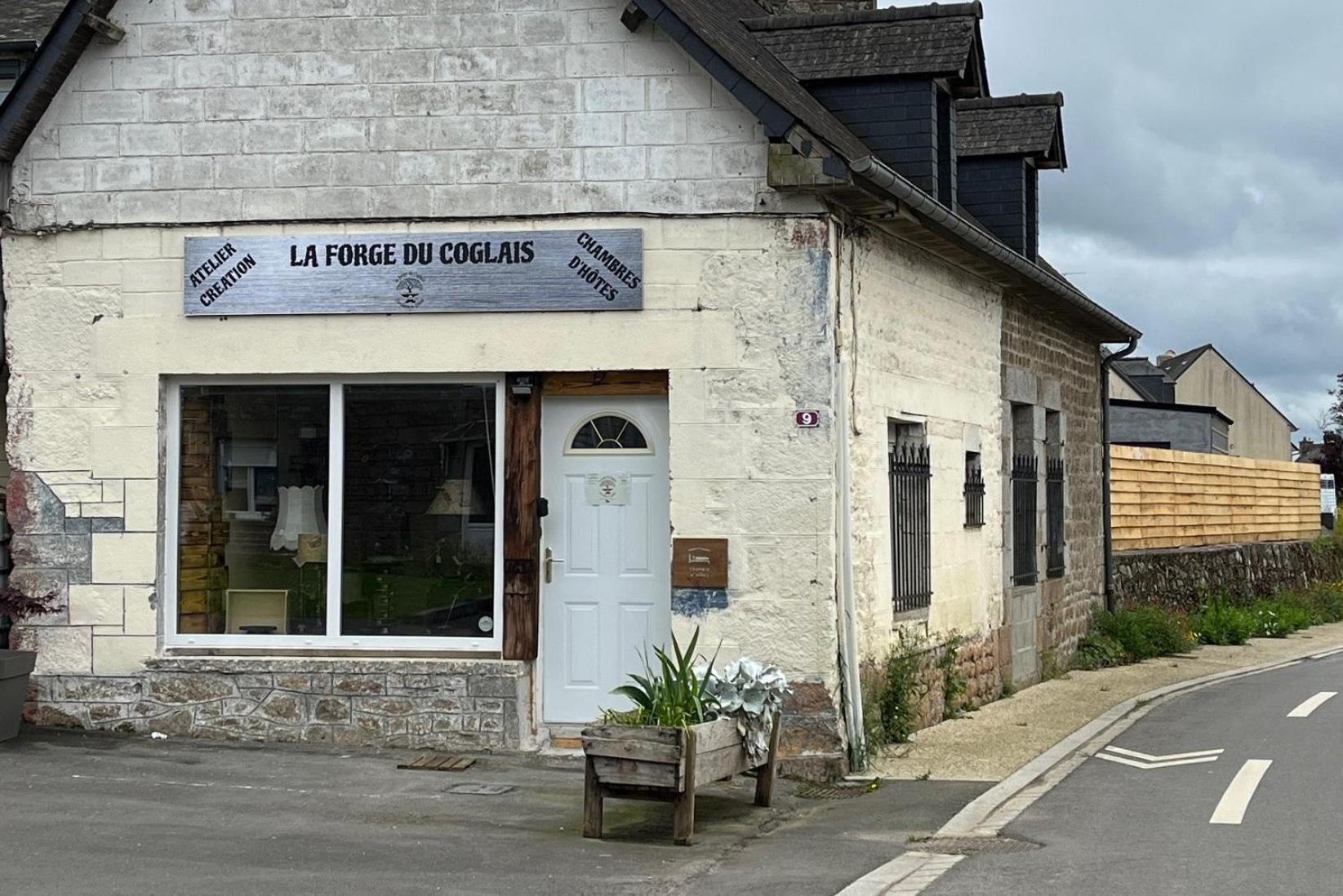 Chambres D'Hotes A La Forge Du Coglais La Selle-en-Cogles 外观 照片